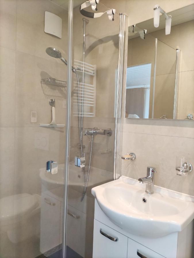 Beau Studio Avec Terrasse Et Vue Exclusivement Pour Non Fumeurs Belmont-sur-Lausanne Luaran gambar